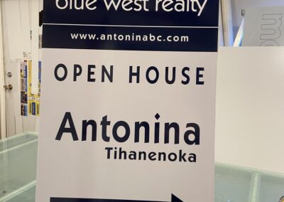 Real estate sold sign