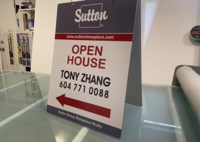 Sold sign real estate